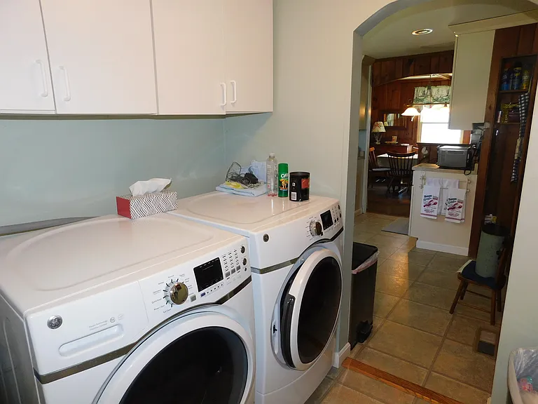 70 E Grand Ave — Photo 25