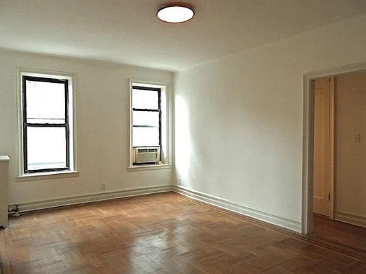 Sold by R New York | media 3