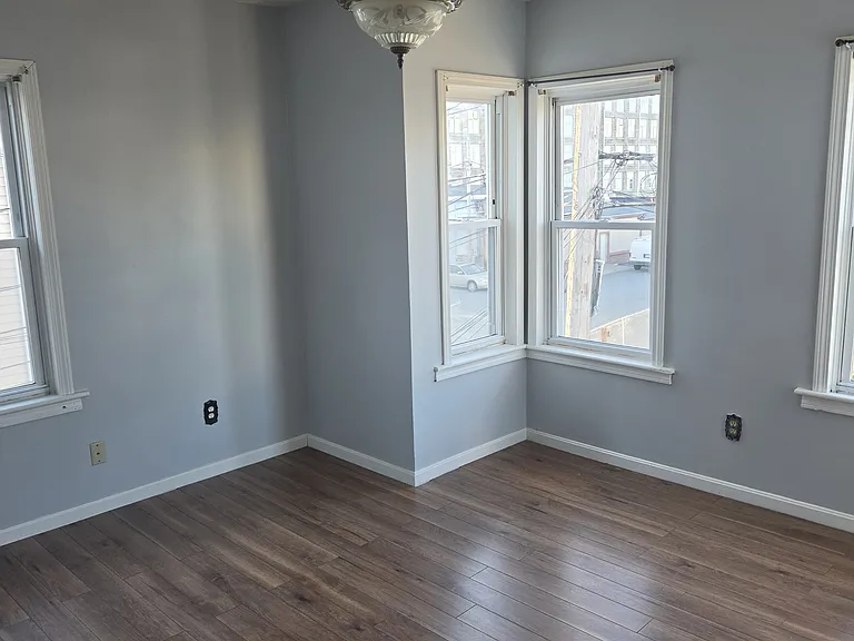 129 County Street 2 — Photo 4
