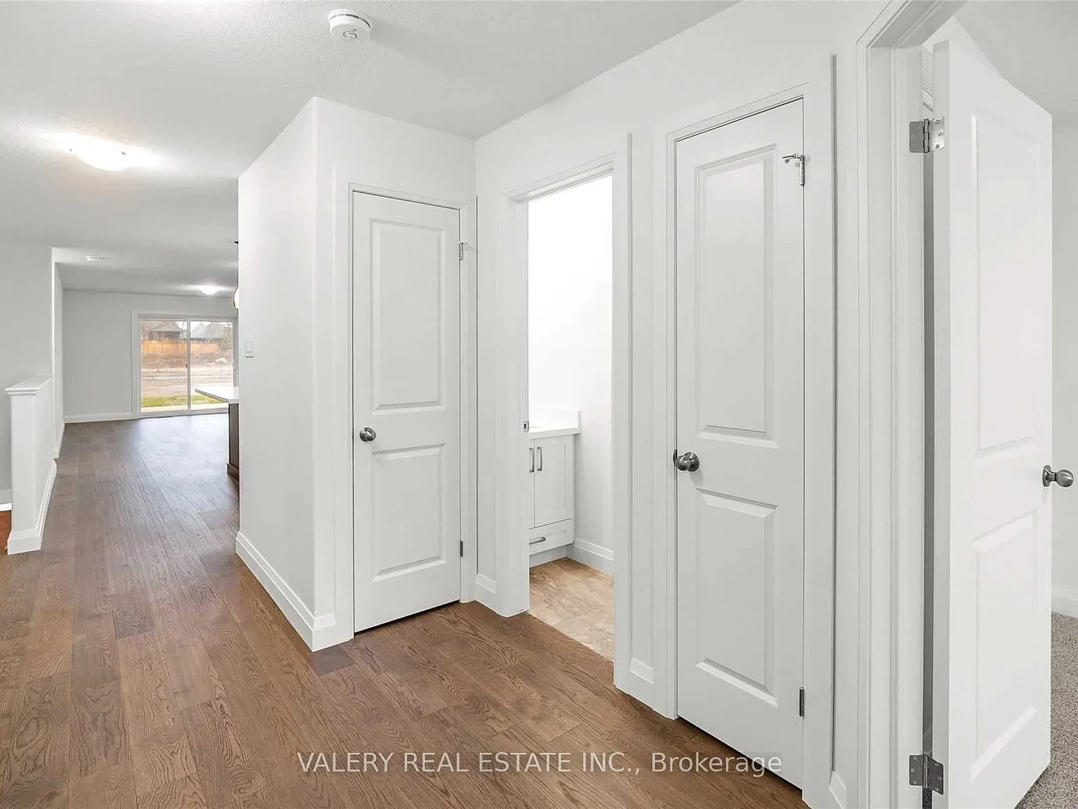 2 bed, $2,600 — Photo 3