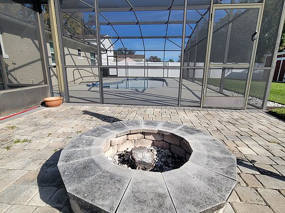 Firepit for the chilly nights.