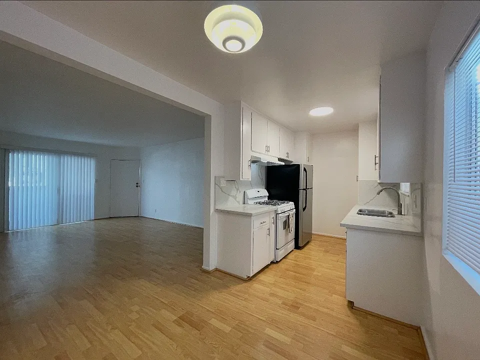 1672 Federal Ave #3
