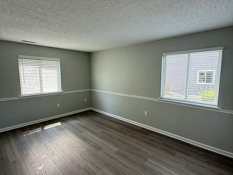 7715 Tamarron Dr — Photo 4