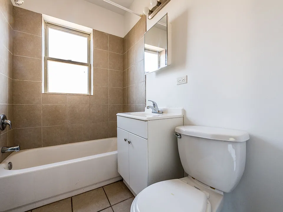 7701 S Stewart