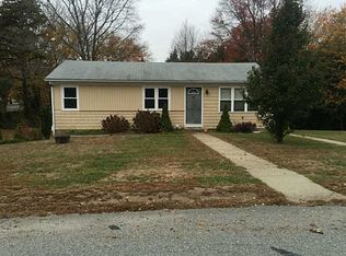 17 Pleasant View Cir, Smithfield, RI 02828