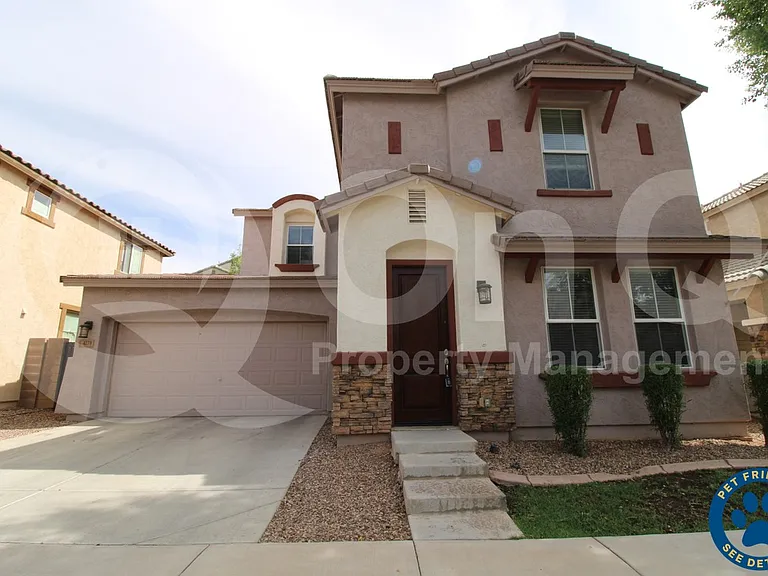 4273 E Oakland St — Photo 1