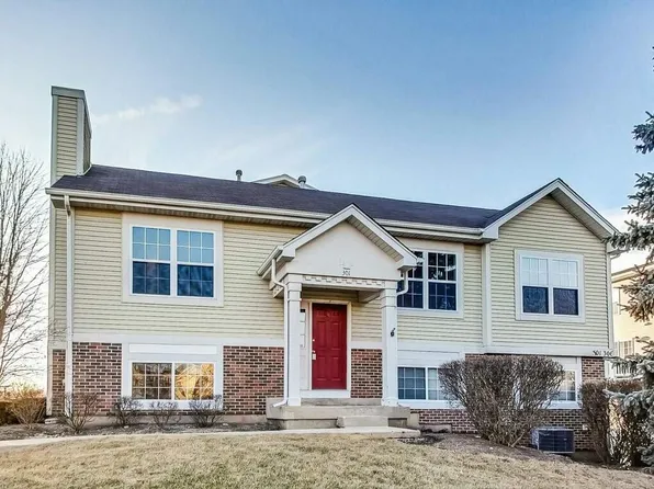 301 Holiday Ln, Hainesville, IL 60073
