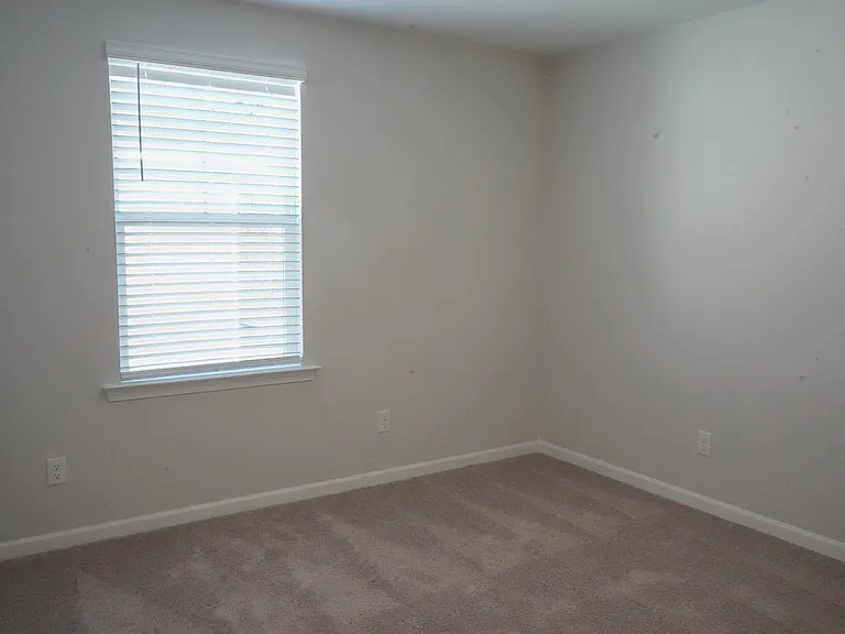 142 Brookline Dr — Photo 36