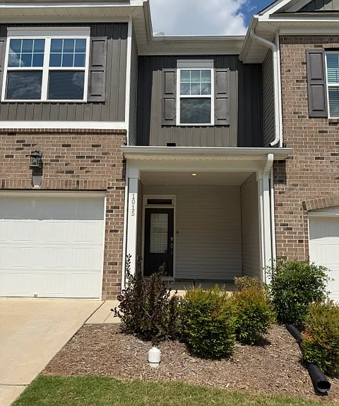 1015 Brightskies St — Photo 3