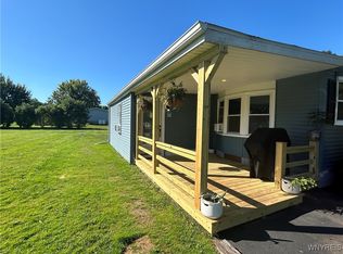 30 Joshua Dr, Ransomville, NY 14131