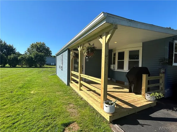 30 Joshua Dr, Ransomville, NY 14131