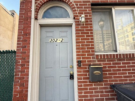 3rd image of 302 E 11th St
