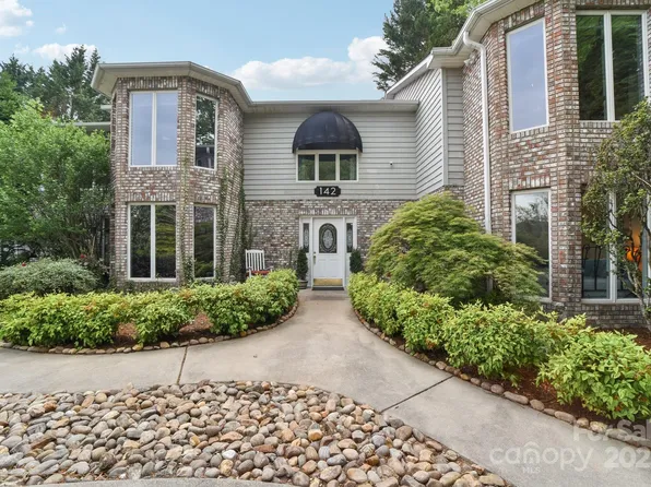 142 Justice St, Fletcher, NC 28732