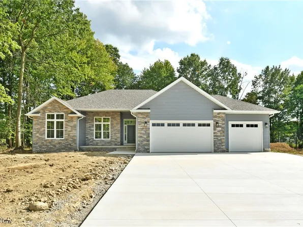 1240 Skyline Ln, Warren, OH 44484