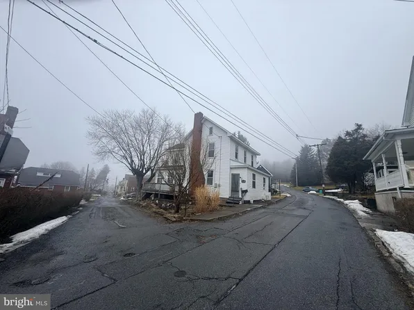 1001 Quarry St, Gallitzin, PA 16641