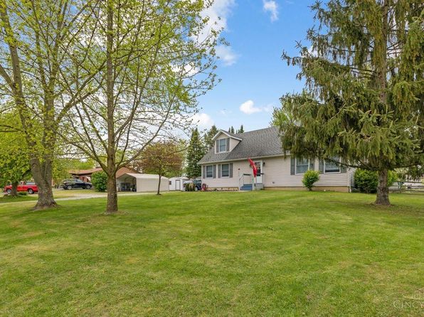 7616 Rosewood Dr, Blanchester, OH 45107