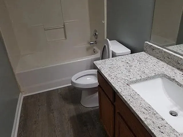 625 Lakeside Cir — Photo 6