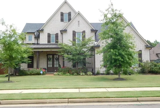 1264 Mountain Side Dr — Photo 1