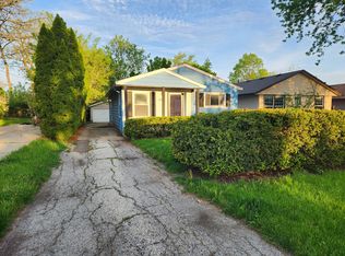 1528 Woodbine Dr, Round Lake Beach, IL 60073