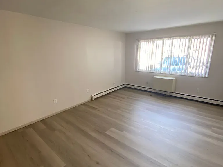 1674 Shawano Ave — Photo 15
