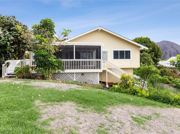 860 Kaahue St, Honolulu, HI 96825