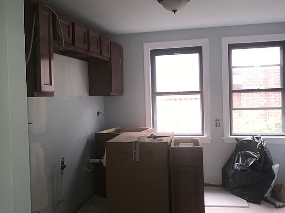 5th image of 4213 S Michigan Ave APT 2