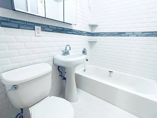 Rented by City Connections Realty | media 16