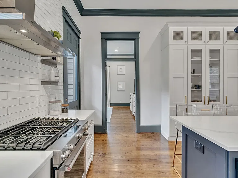908 Fatherland St — Photo 11