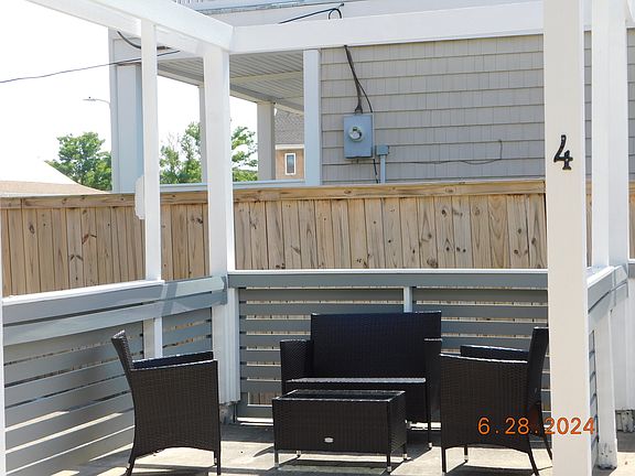 your own private outside sitting area