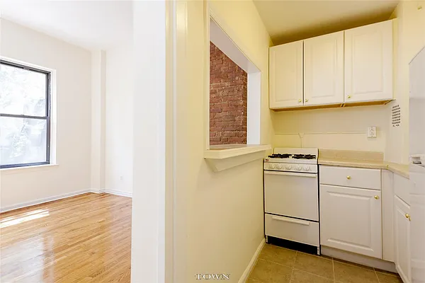 Rented by Town Residential | media 19