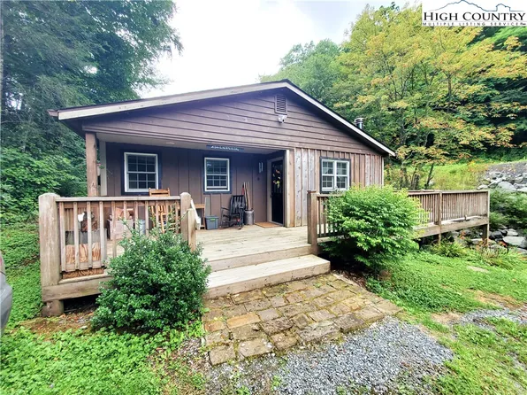 1571 Vale Road, Newland, NC 28657