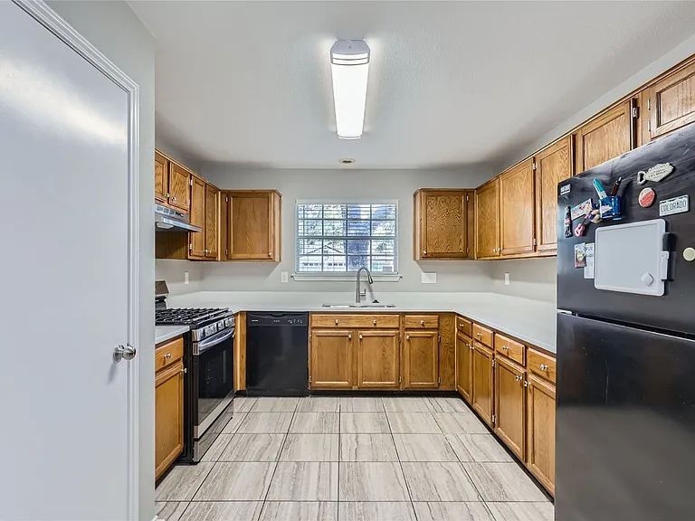 5810 Avery Island Ave — Photo 9