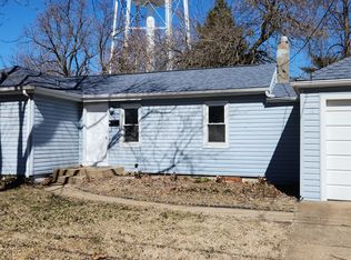 15 Reasor Dr, Saint Louis, MO 63135