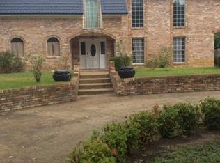 421 Timberlake Dr, Azle, TX 76020