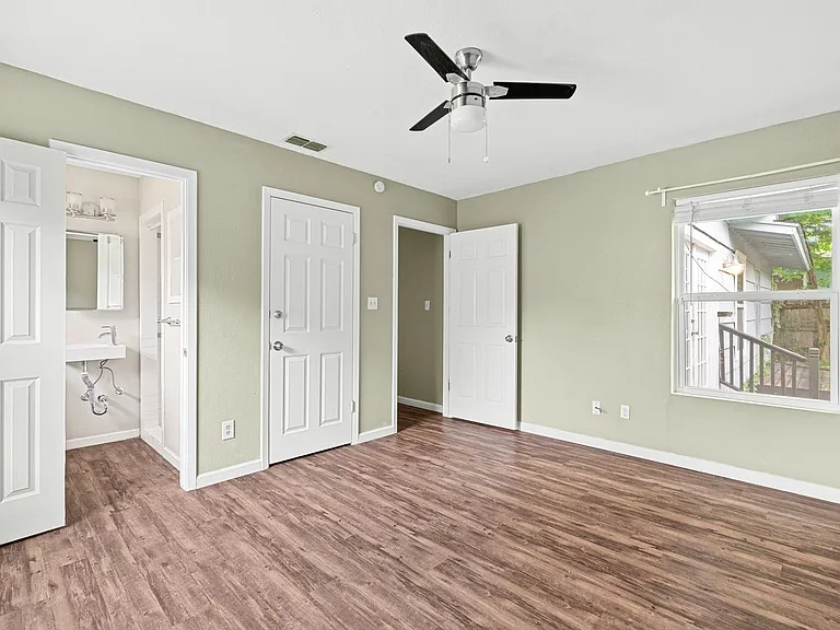 1422 Yorkshire Dr — Photo 20