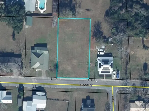 1308 Coggin Ave, Chipley, FL 32428