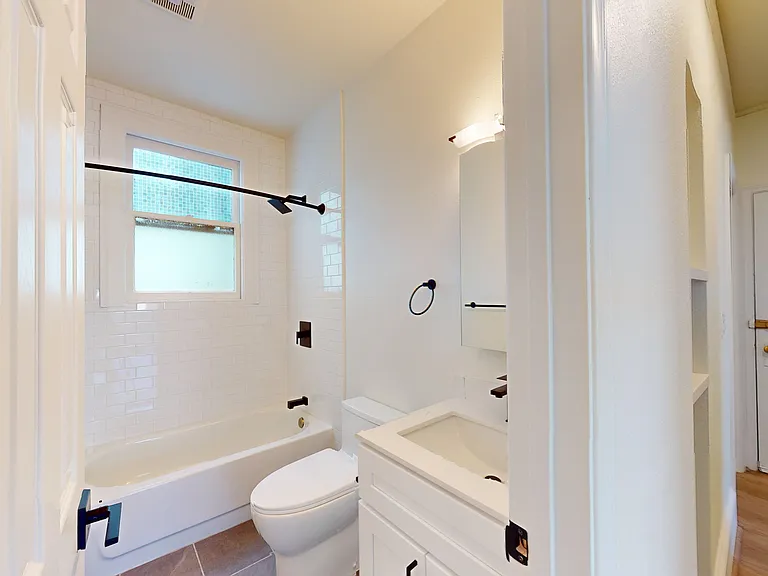 1335 Washington St #8 — Photo 15