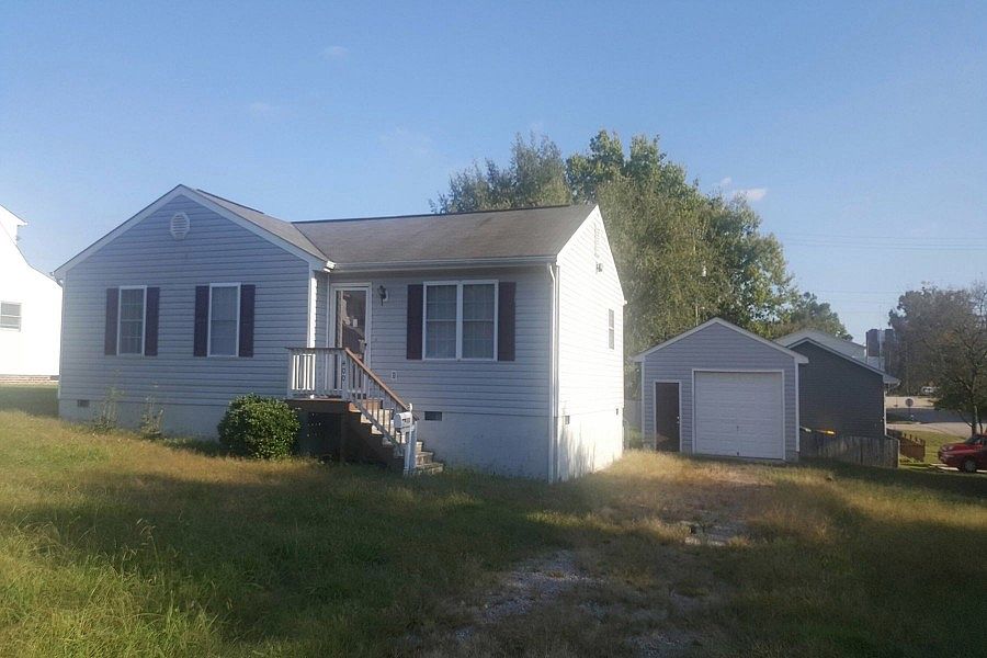 1st image of 400 Appomattox St
