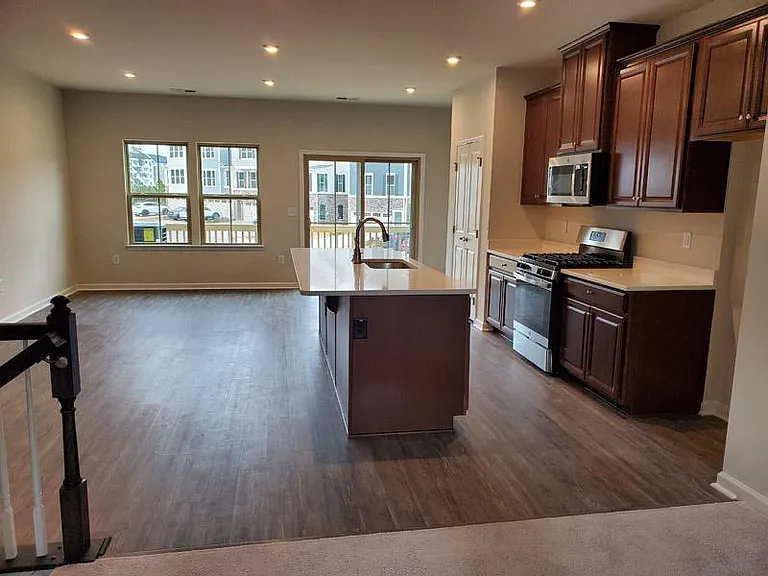 214 Timber Forest Ln — Photo 2