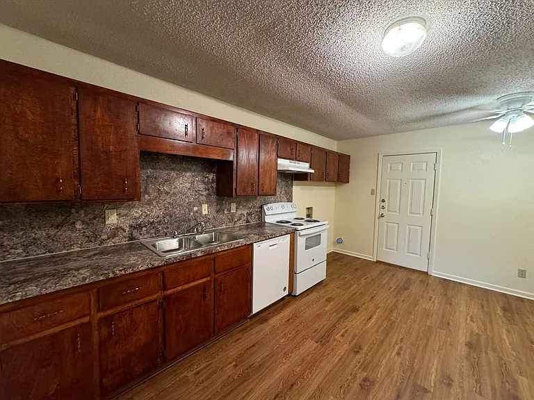 1115 White Ave — Photo 11