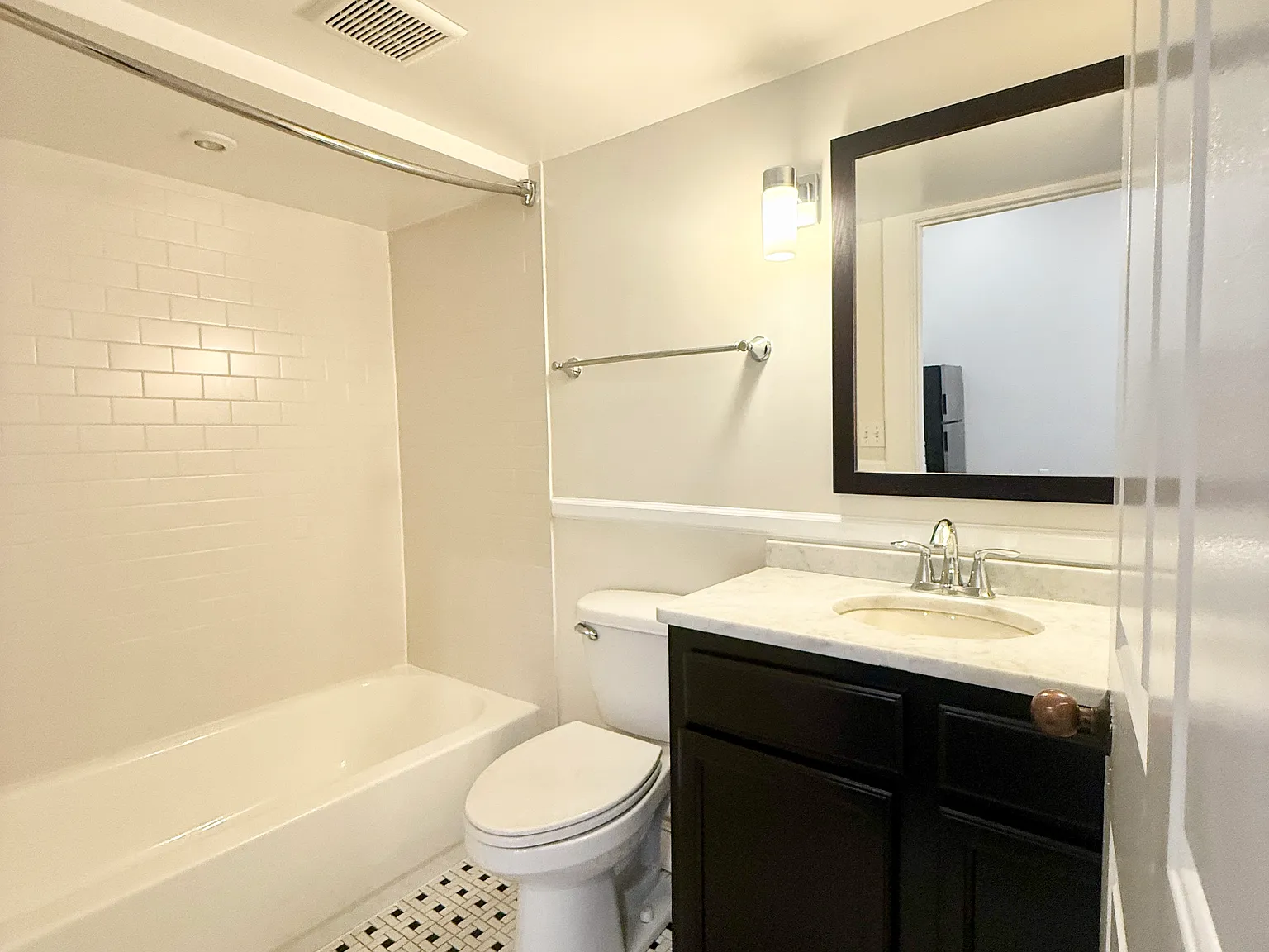 Studio, 550 sqft, $1,250 — Photo 3