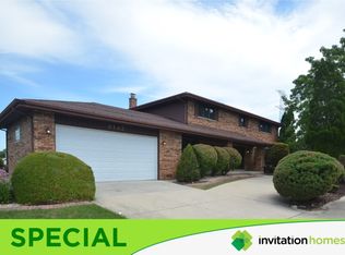 8142 Braeburn Ln, Orland Park, IL 60462