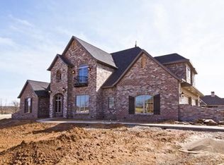 4801 SW Newcastle Dr, Bentonville, AR 72712