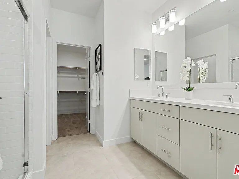 126 Hazel Dr — Photo 13
