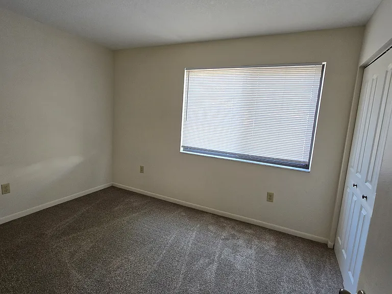 Glenncove Apartment Townhomes — Photo 30