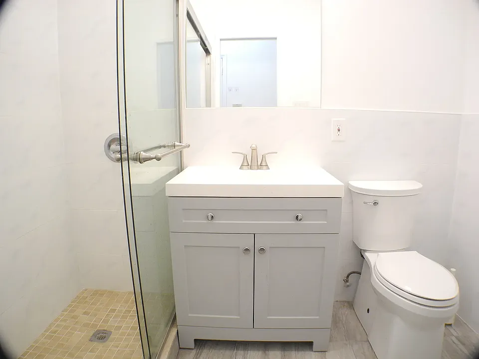 12-01 Jackson Ave #1R