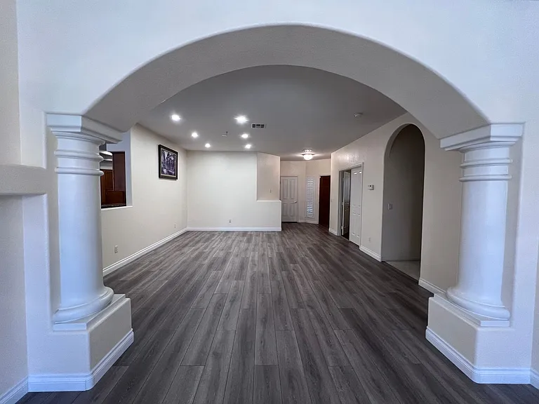 678 Kentons Run Ave — Photo 4