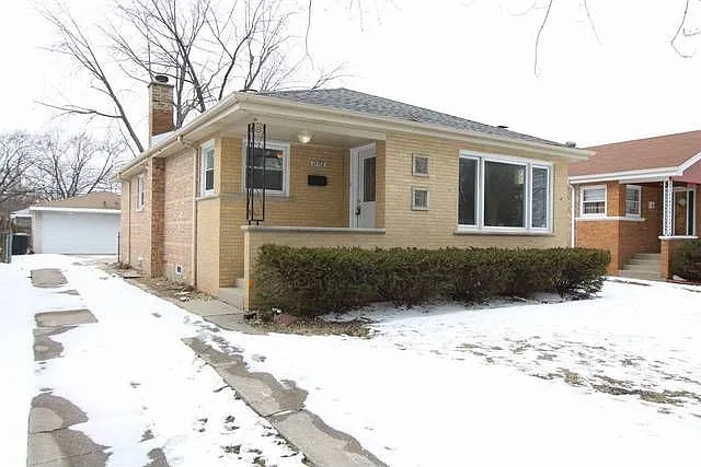 15712 Ellis Ave photo 1