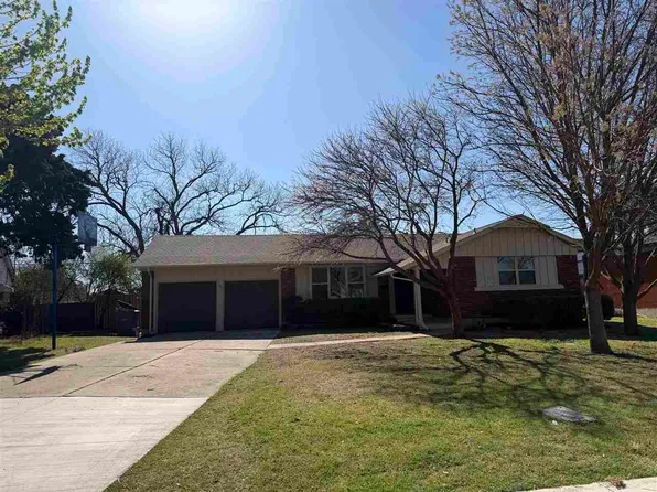 1703 NW 43rd St, Lawton, OK 73505