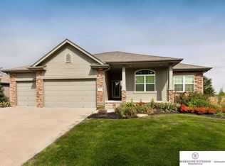 7513 S 198th St, Gretna, NE 68028